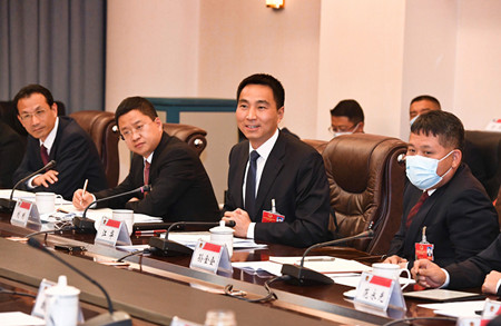 1��25�����������μӳν��д��������顣�������� ��Ƚ ��