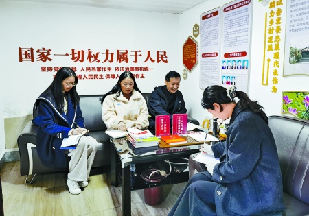 ����Ӣ��������ڹ����С�