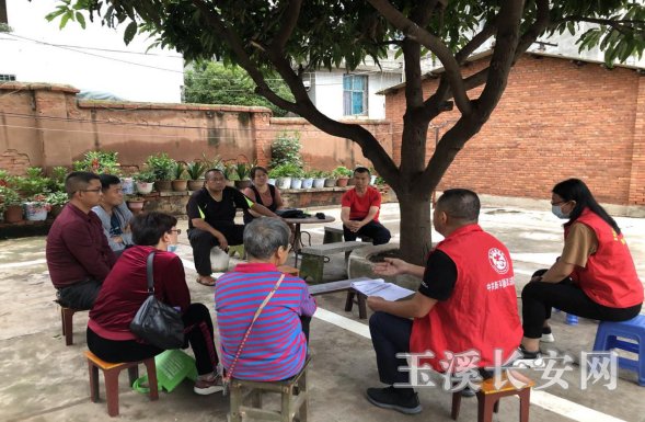 ��ƽ�����򱨵�70�� ��ί����ί��ٴ����Ƶ�ʷѧϰ����������ʵ����1107