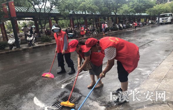 ��ƽ�����򱨵�70�� ��ί����ί��ٴ����Ƶ�ʷѧϰ����������ʵ����1113